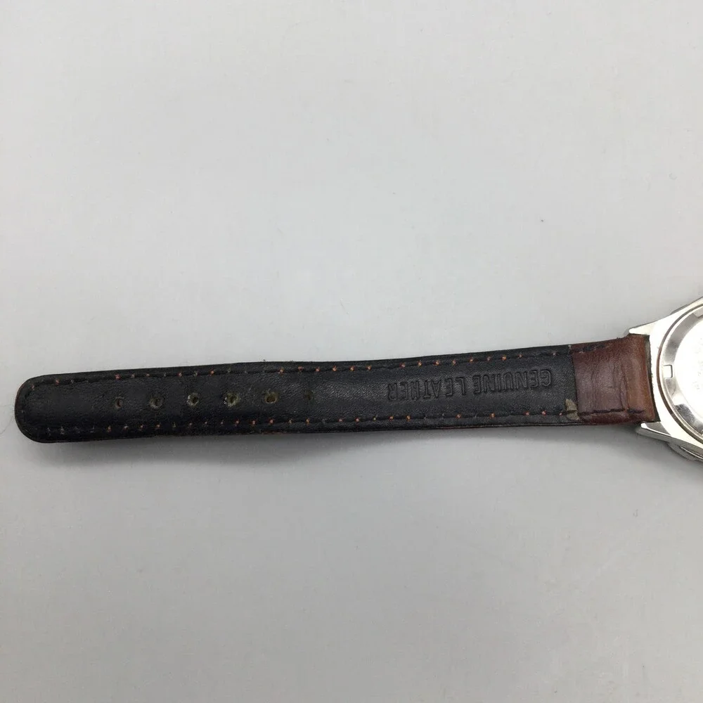 Vintage Guess Waterpro Womens Watch 28mm Champagne Dial Leather New Battery